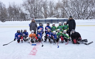 В гостях у «Нытвы»: юные хоккеисты из Кудымкарского округа совместили игру и просмотр матча профессионалов
