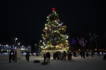 В городе Кудымкаре торжественно зажгли Новогоднюю елку
