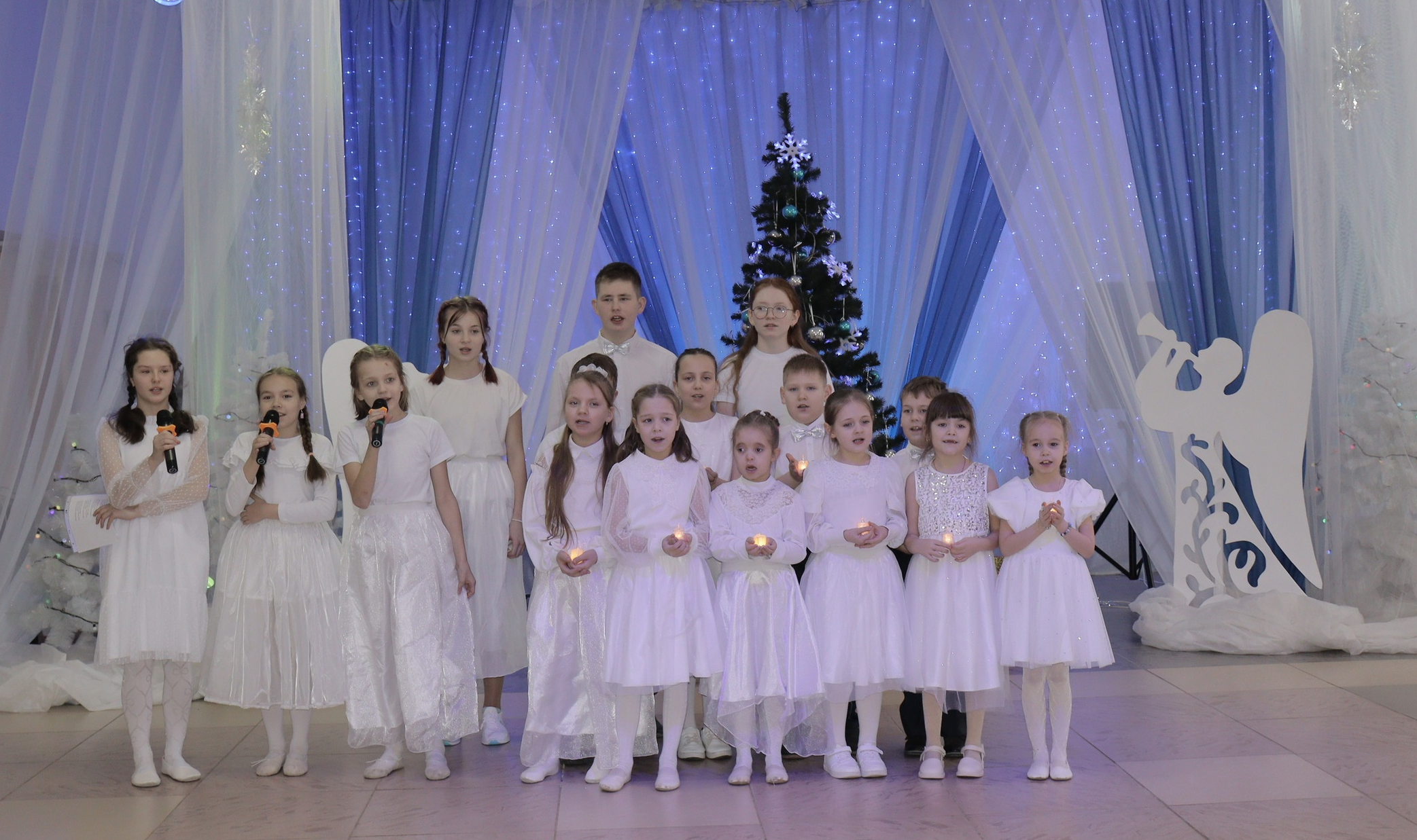 В светлый день Рождества Христова в Культурно-Деловом Центре города Кудымкара прошёл фестиваль «Рождественские встречи»