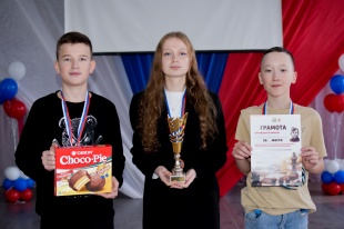 Вторая школа - первые в шахматном турнире