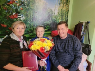 В понедельник свой 100-летний юбилей отметила жительница города Кудымкара Самкова Александра Васильевна