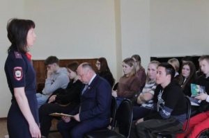 В Кудымкаре сотрудники полиции и общественники встретились со студентами в рамках оперативно-профилактического мероприятия «Твой выбор»
