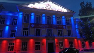 Архитектурная художественная подсветка украсила здания, расположенные в центральной части города Кудымкара