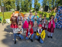 Объявляется набор в коллективы «Росинки» и «Сюрприз» Руководитель: Пономарёва Екатерина Александровна