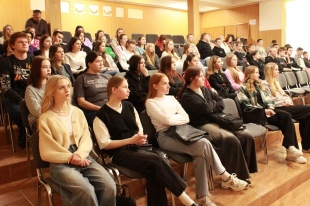 В Кудымкаре сотрудники полиции и общественники в рамках акции «Студенческий десант» встретились с учащимися среднего учебного заведения