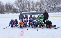 В гостях у «Нытвы»: юные хоккеисты из Кудымкарского округа совместили игру и просмотр матча профессионалов