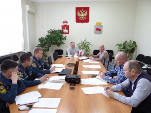 В администрации Кудымкарского округа состоялось очередное заседание комиссии по чрезвычайным ситуациям и обеспечению пожарной безопасности