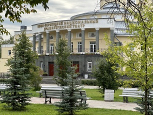 В честь своего дня рождения театр объявляет распродажу билетов