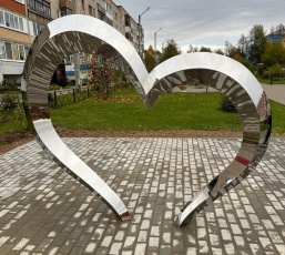 Сталь заговорила языком человеческих чувств: новый арт-объект в Кудымкаре покоряет сердца 