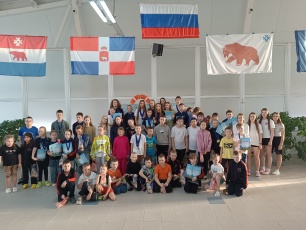 Новогодний турнир по плаванию среди детей