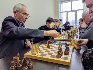 Ветаран-шахматист Анатолий Гагарин – один из сильнейших среди посетителей Центров общения старшего поколения