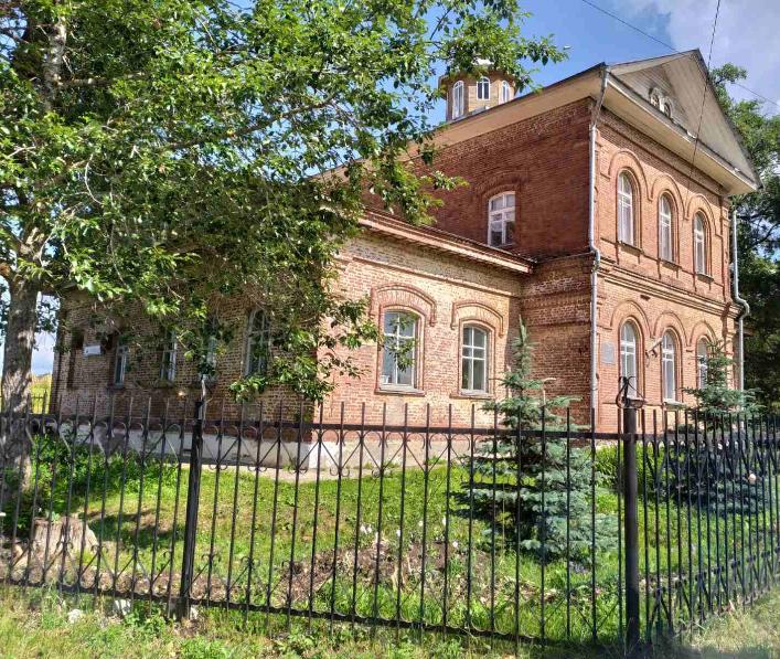 Муниципальное бюджетное учреждение                               "КУВИНСКИЙ КРАЕВЕДЧЕСКИЙ МУЗЕЙ "ИСТОК"