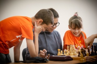 10 августа в КДЦ прошел турнир по шашкам и шахматам