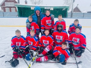 В Кудымкарском муниципальном округе на базе стадиона «Парма» прошел краевой этап всероссийского турнира по хоккею среди детей на призы клуба «Золотая шайба»