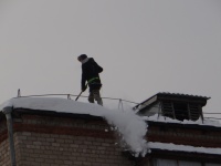 Осторожно! Возможен сход снега с крыш! 
