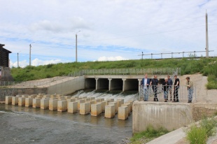Подрядчик приступил к капитальному ремонту гидротехнического сооружения в Кудымкаре на р. Кува 