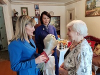 В Кудымкаре вручили медаль ветерану здравоохранения