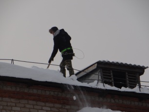 Напоминаем о своевременной очистке крыш от снега 