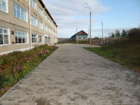 В Белоево завершается благоустройство территории возле школы