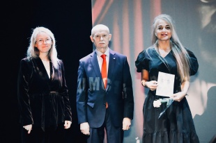 Актриса Анастасия Утробина стала обладательницей знака «Надежда»